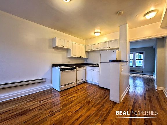 4th image of 1347 N Dearborn St APT 207