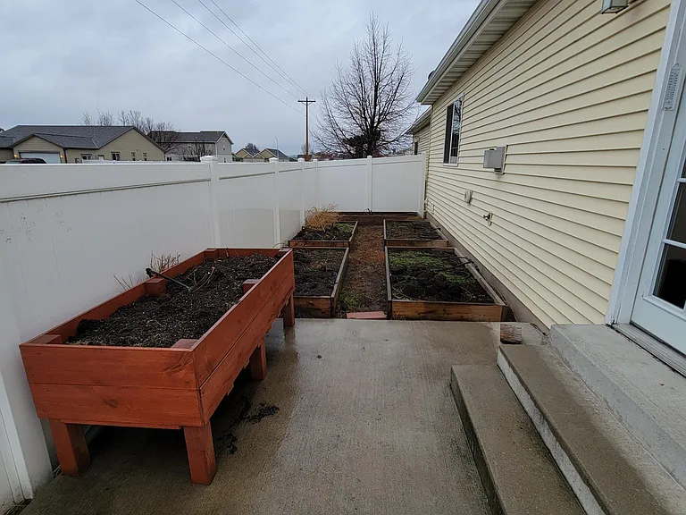 268 Empire Loop — Photo 3
