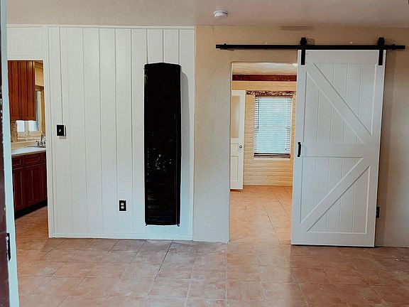 2nd image of 820 Roberts Ln