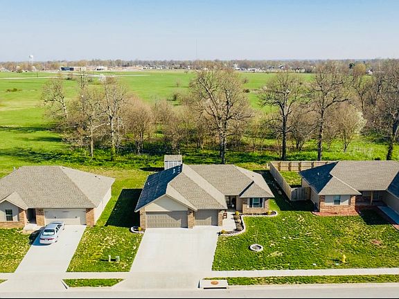 4th image of 465 W Melody Ln