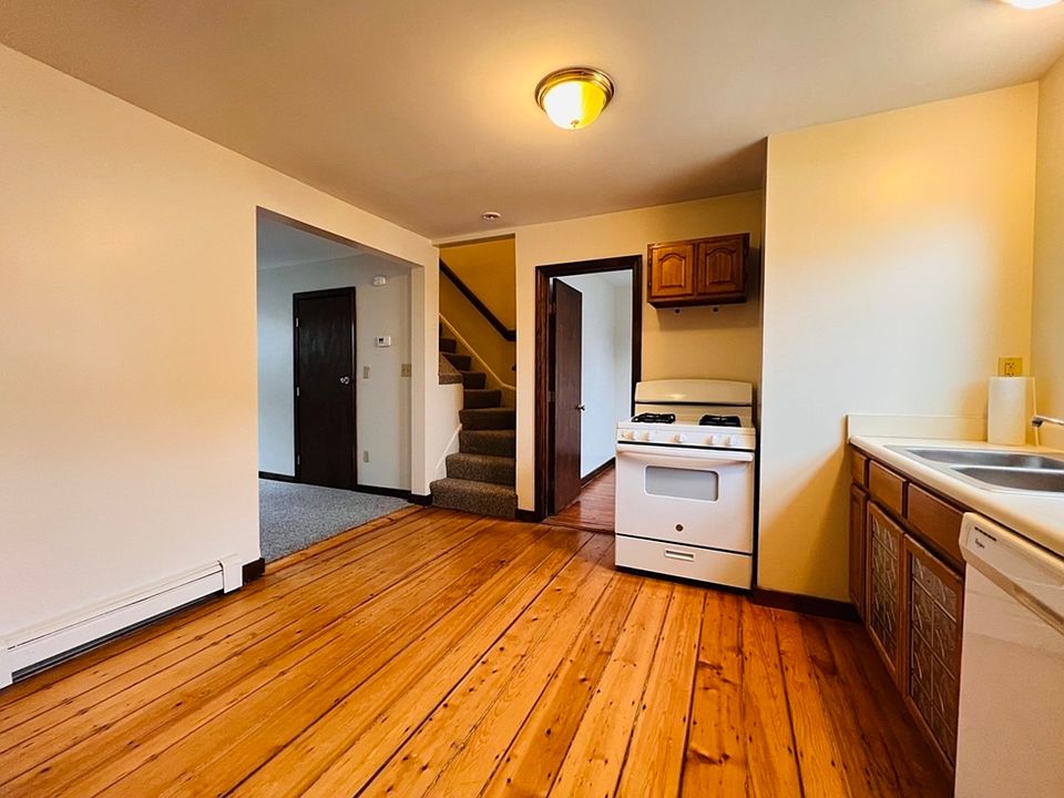 40 N Spooner St Plymouth MA Zillow