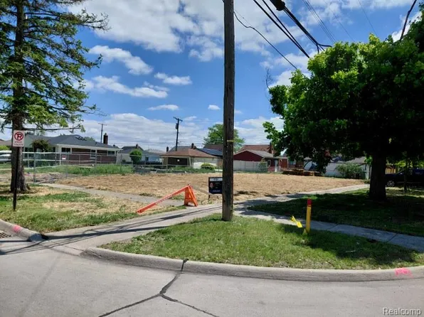 13581 Edison St, Southgate, MI 48195