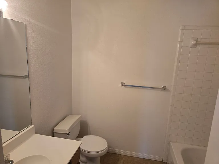 1915 Alex Ave — Photo 16