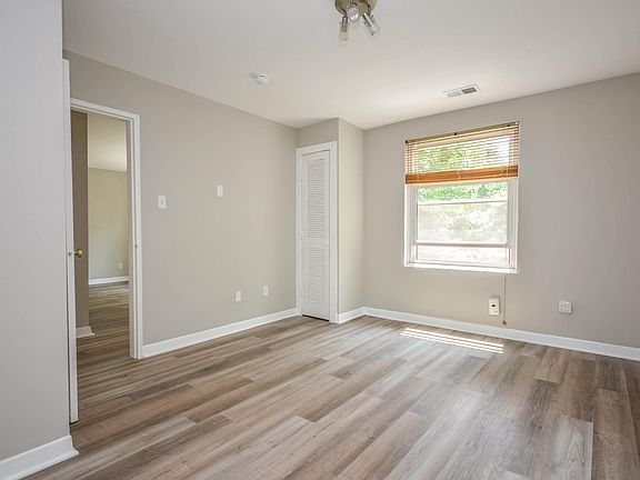 5th image of 4840 Macarthur Blvd NW APT 404