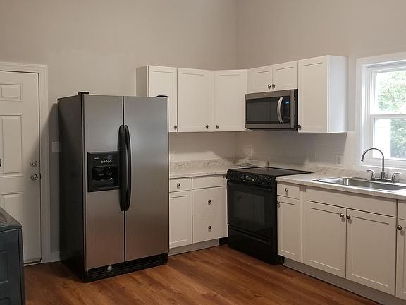 2nd image of 610 Arnold Ave