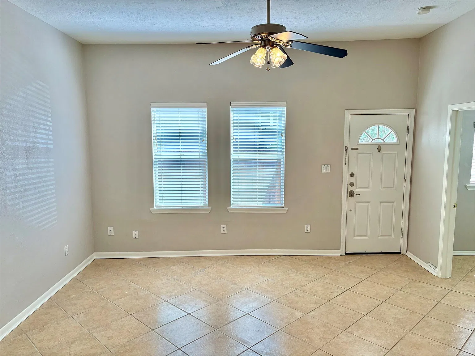 1 bed, 1.0 bath, 798 sqft, $1,425 — Photo 4