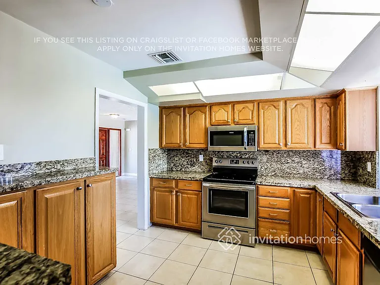 1810 N 47th Ave — Photo 6