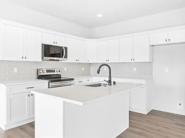 7547 Grapevine Ct, West Richland, WA 99353