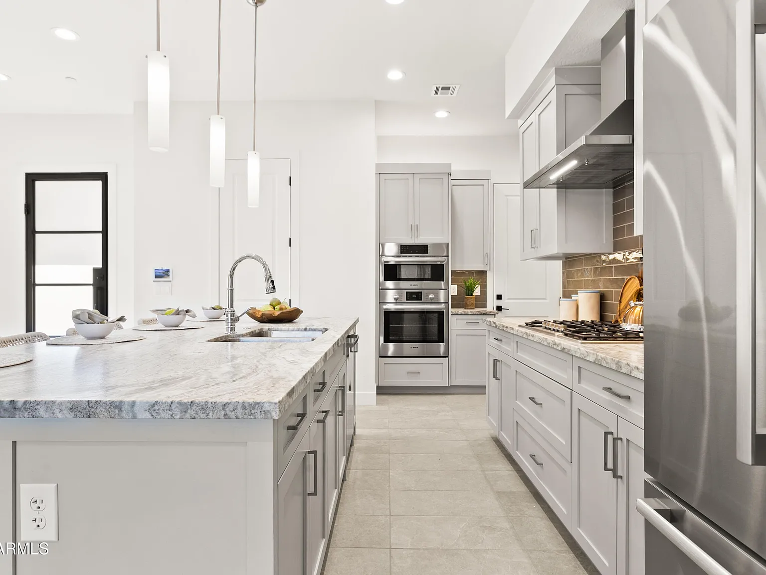 2 bed, 2.5 bath, 1847 sqft, $4,000 — Photo 3