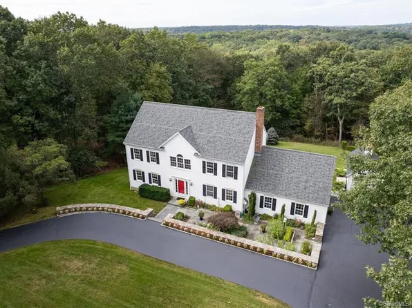7 Chestnut Court, Guilford, CT 06437