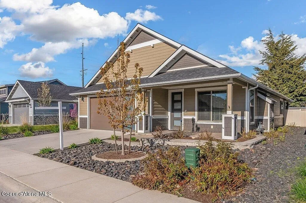 3 bed, 1755 sqft, $2,600 — Photo 1