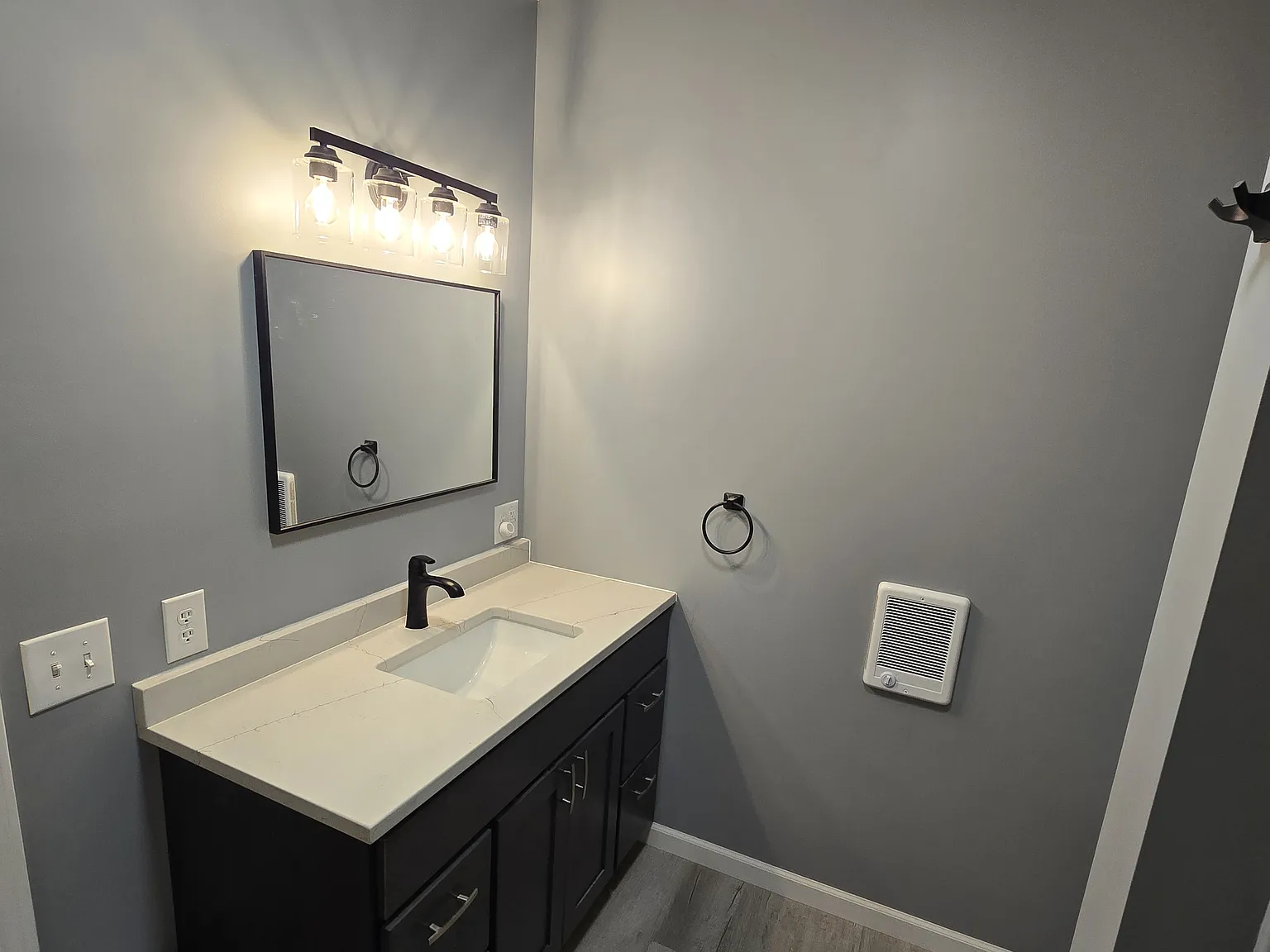 1 bed, 884 sqft, $1,050 — Photo 4