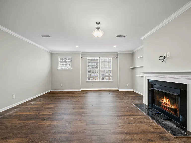 313 Great Northern Sta — Photo 15
