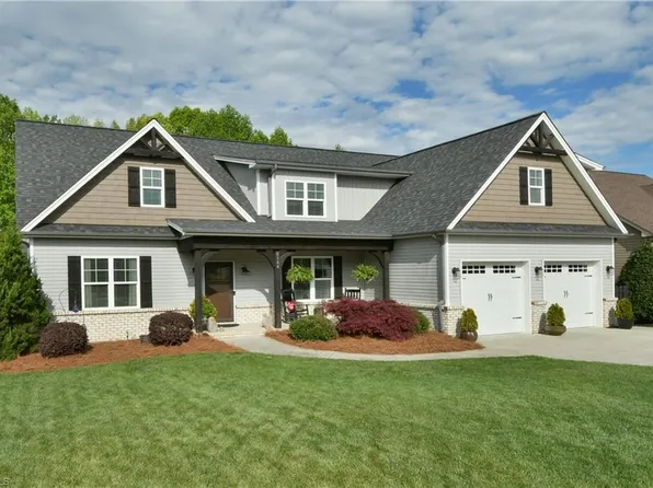 6844 Orchard Path Dr, Clemmons, NC 27012