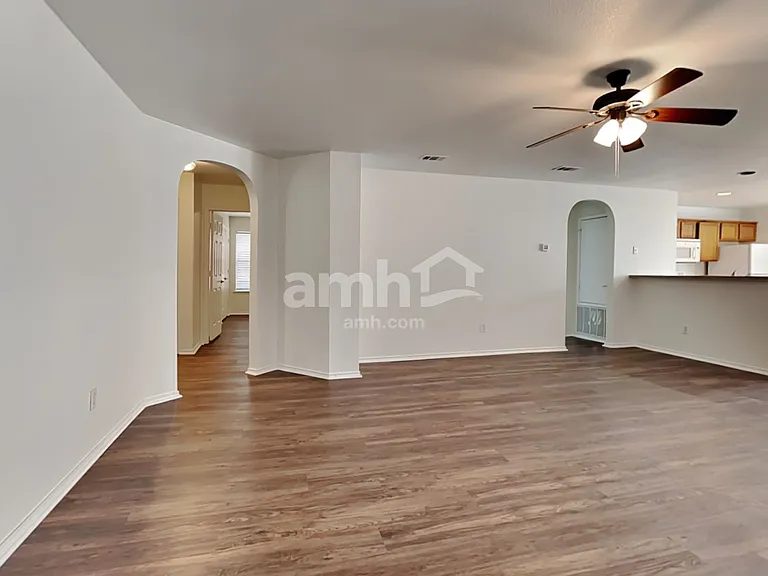 6732 Friendsway Dr — Photo 5