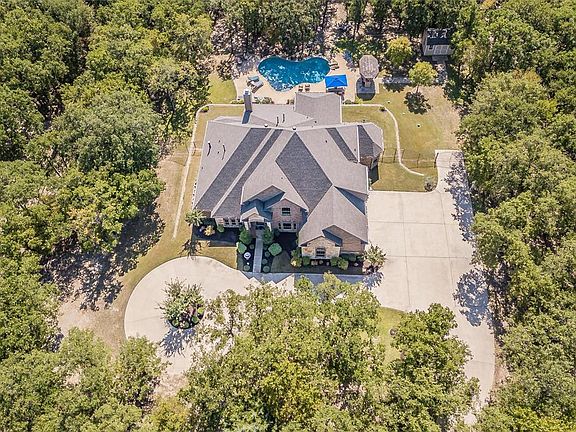 3rd image of 126 Brush Creek Dr
