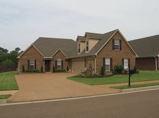 1865 Manor Place Dr, Hernando, MS 38632