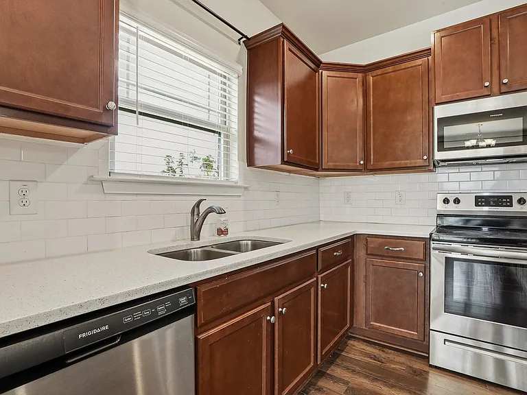 52 Woodwater Cir — Photo 18