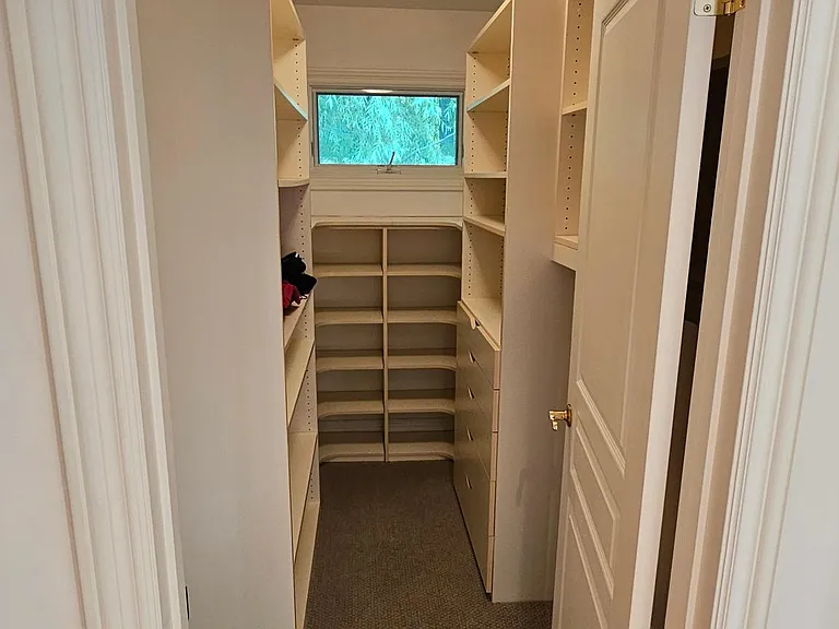 Walking closet in Halwaynear BR#2