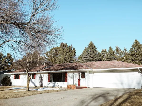 823 4th Ave SW, Perham, MN 56573