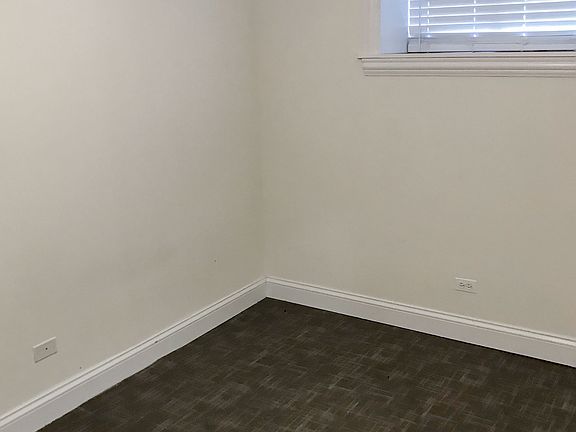 3rd image of 3709 N Wilton Ave #G