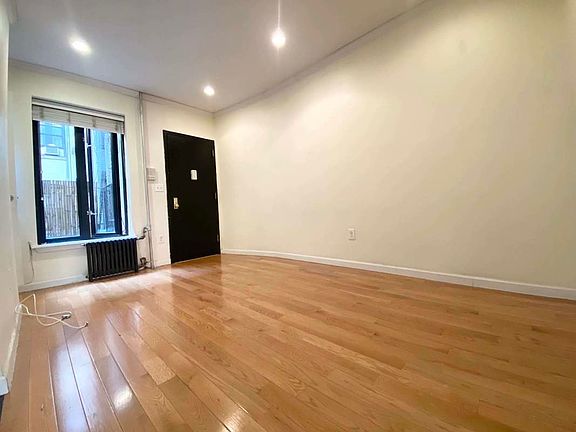 3rd image of 135 Sullivan St APT 8