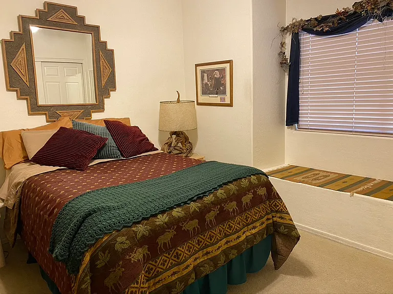 Guest bedroom