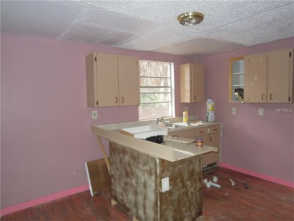 4th image of 858 35th Ave S