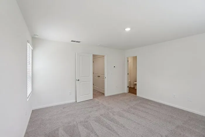 2518 Coventry St — Photo 12