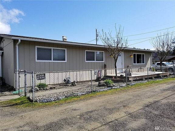 3rd image of 1011 Arnold Ave