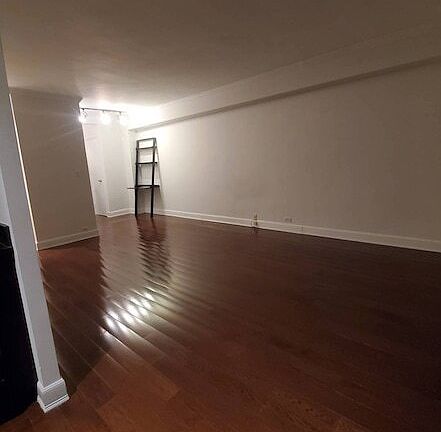 4th image of 225 E 46th St Front 1