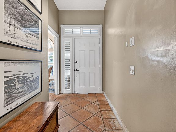 5th image of 217 E Tall Oaks Circle