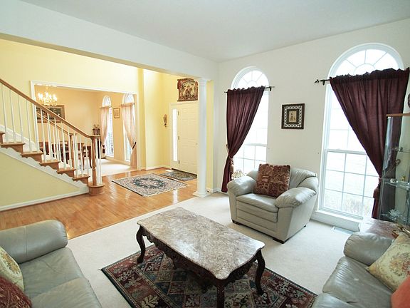 3rd image of 540 Deer Haven Dr