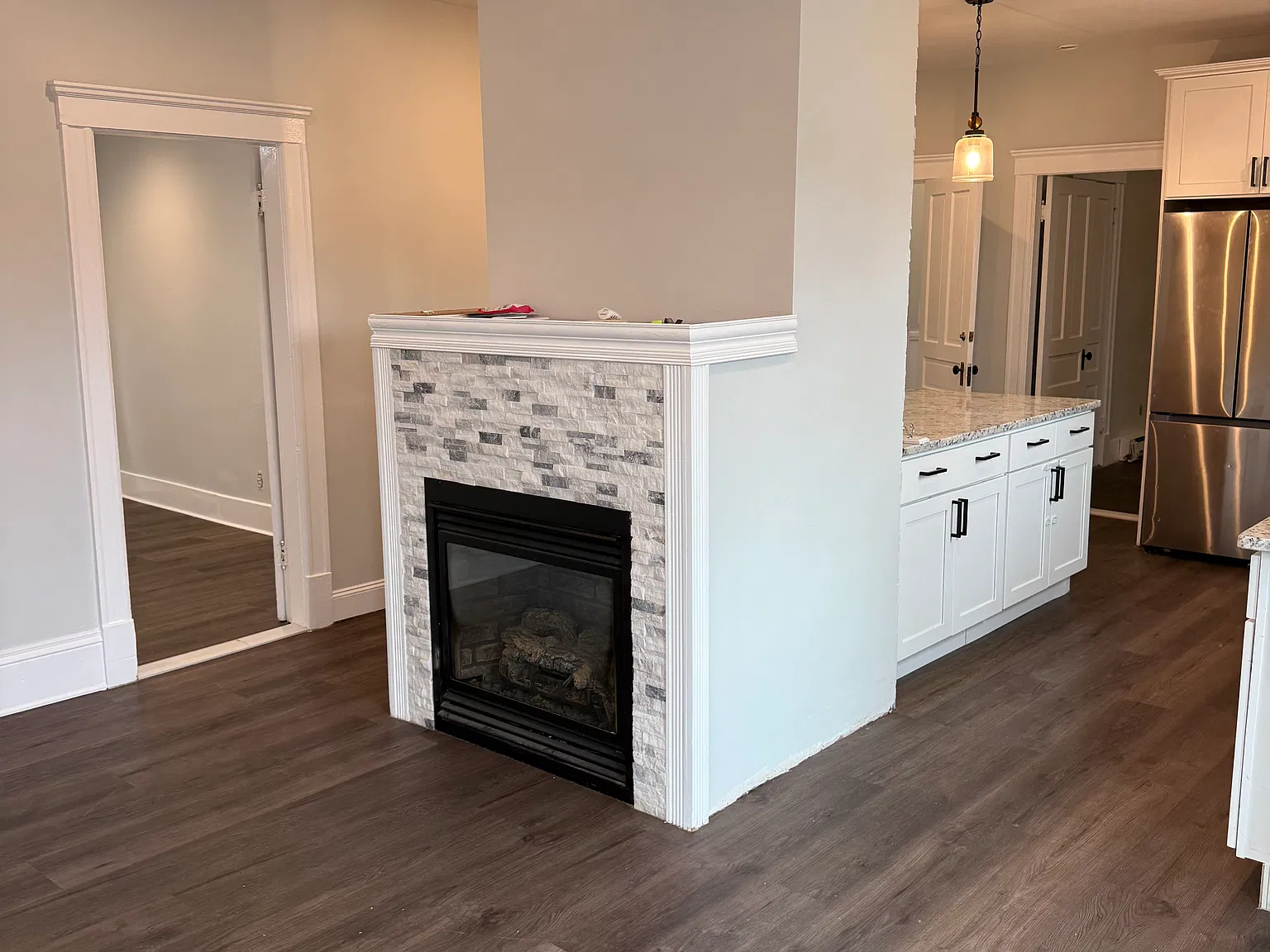 2 bed, 1150 sqft, $2,400 — Photo 2