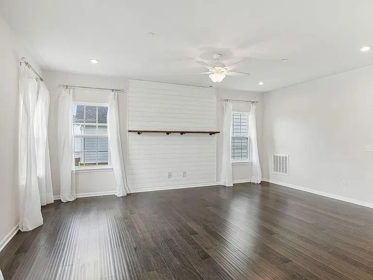 2030 Oglethorpe Dr — Photo 15