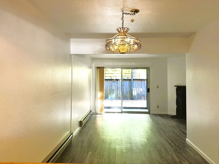 1358 Parkway Dr — Photo 2