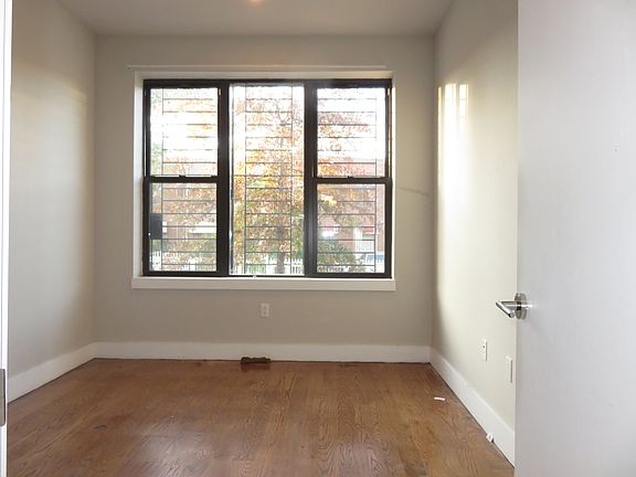 4th image of 918 Hart Street # Fl 1ST