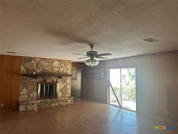 3rd image of 408 Royal Oak Dr