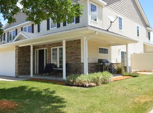 2747 Buena Vista Ln, Clive, IA 50325