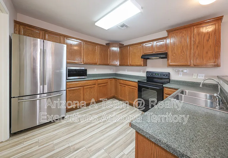 2416 W Chris Oliver Way — Photo 7