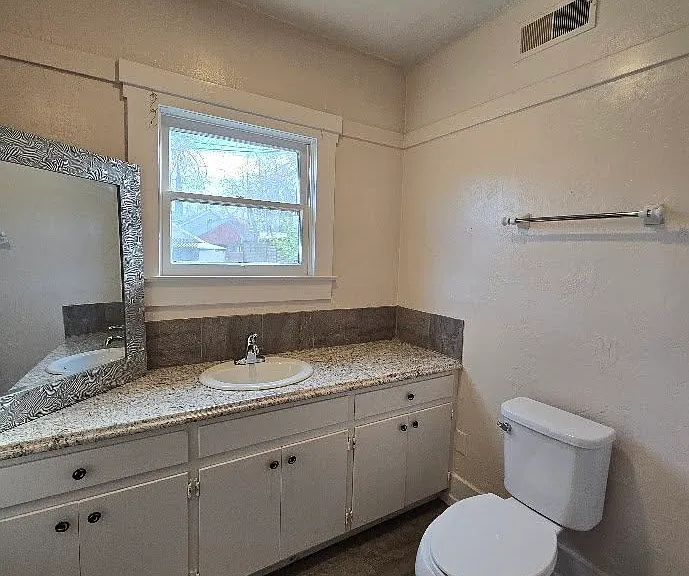 912 E Terrace Ave — Photo 28