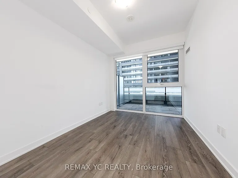 95 Oneida Cres #305 — Photo 14