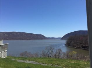 748 Hewitt Ln, New Windsor, NY 12553