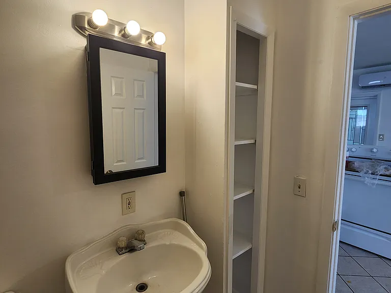 1128 Packer St #1 — Photo 5