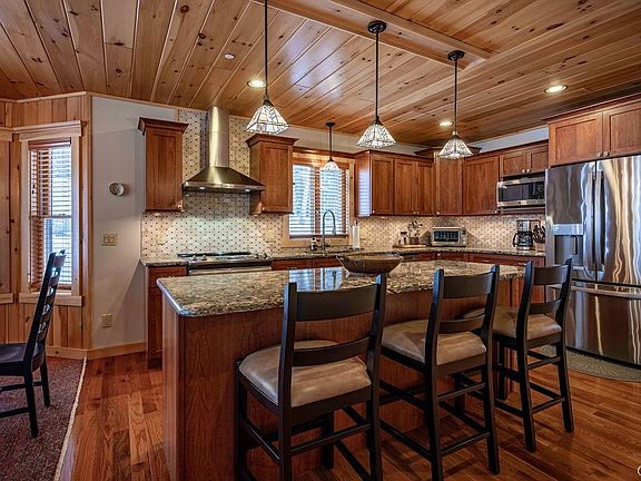 4th image of 75 Rocky Point Ln