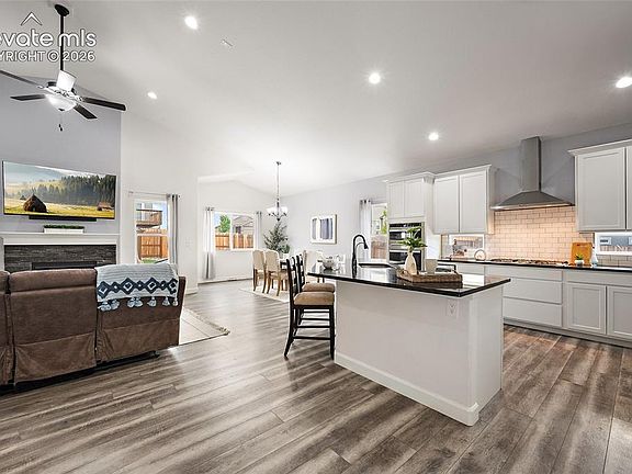 3rd image of 7087 Bigtooth Maple Dr