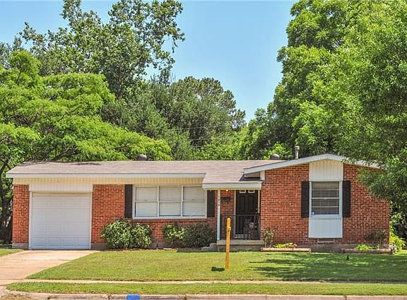 3rd image of 1413 Marshalldale Dr