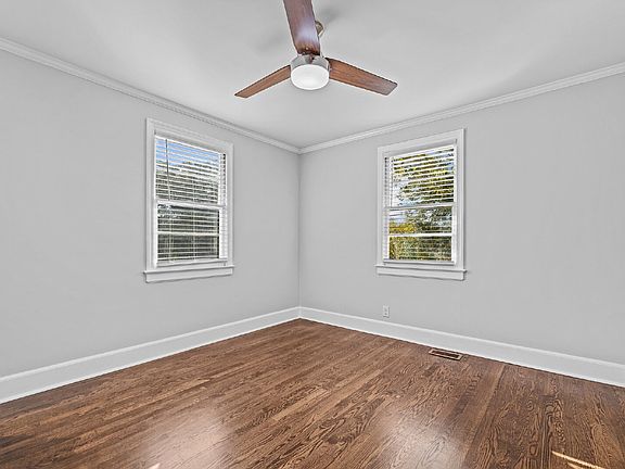 4th image of 206 Raynor St