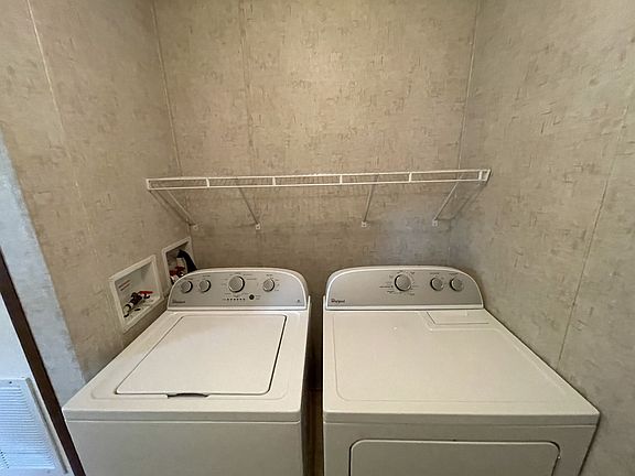 3rd image of 516 Courtland Ln #217