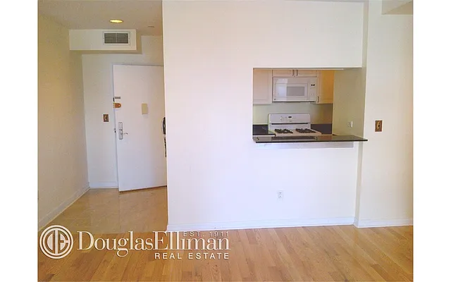 Rented by Douglas Elliman | media 15